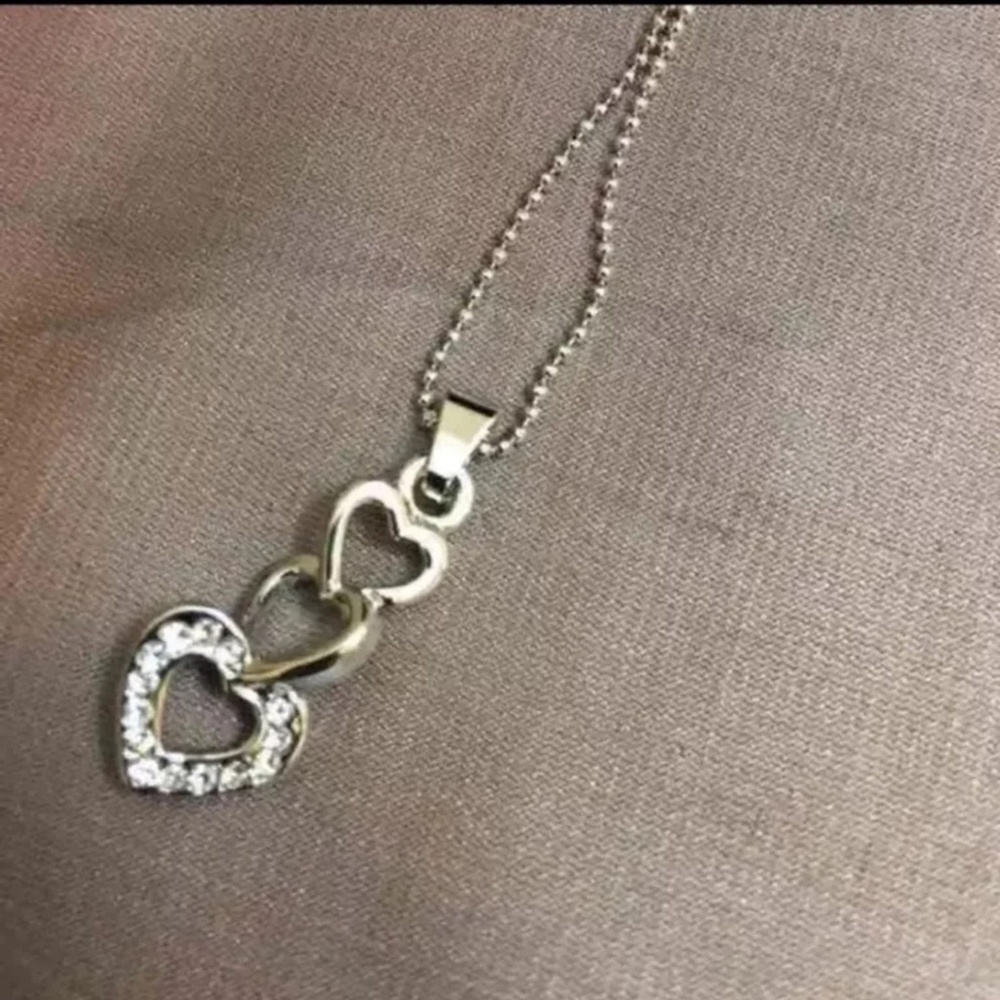 3/$25 ** White gold plated crystal heart necklace